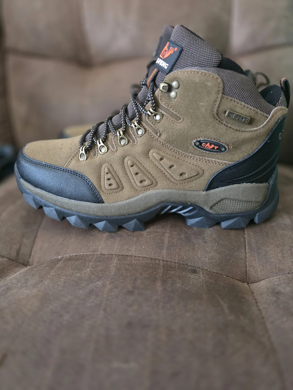 Brown Men's Hiking Boots - Rugged Outdoor Support